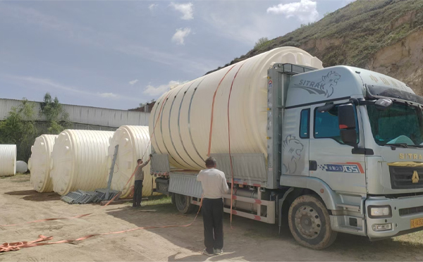 卓尼立式运输桶装车中